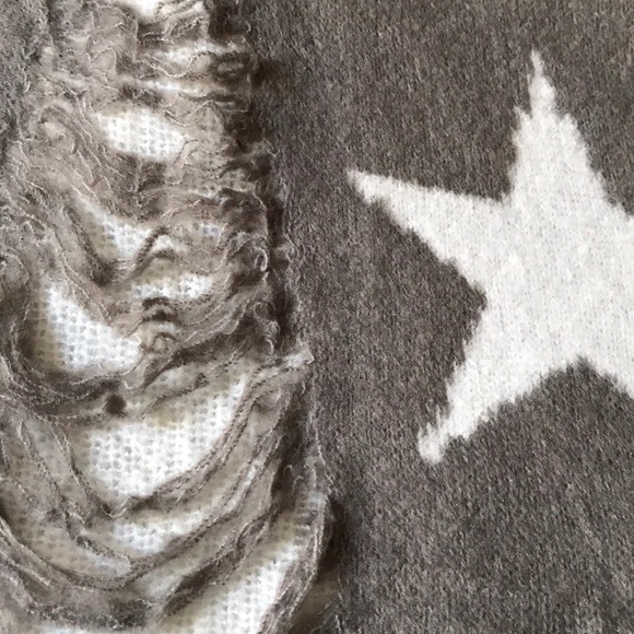 🏆HOST PICK🏆THICK & SOFT! Distressed Stars - Picture 6 of 8